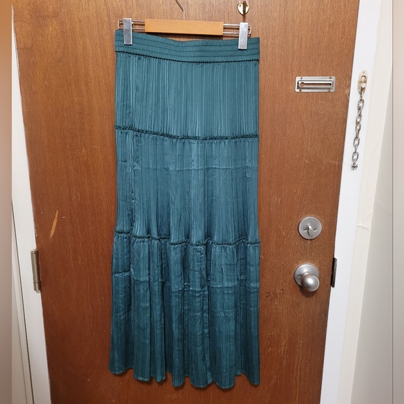 NWT House of Harlow 1960 Layered Skirt - Picture 2 of 5